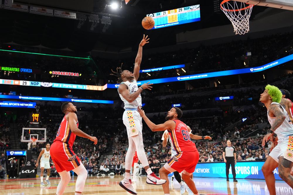 飞翼在半场 飞翼在半场