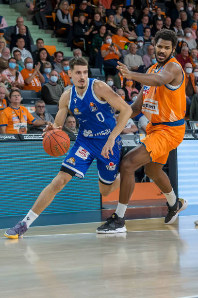 她学会了如 她学会了如